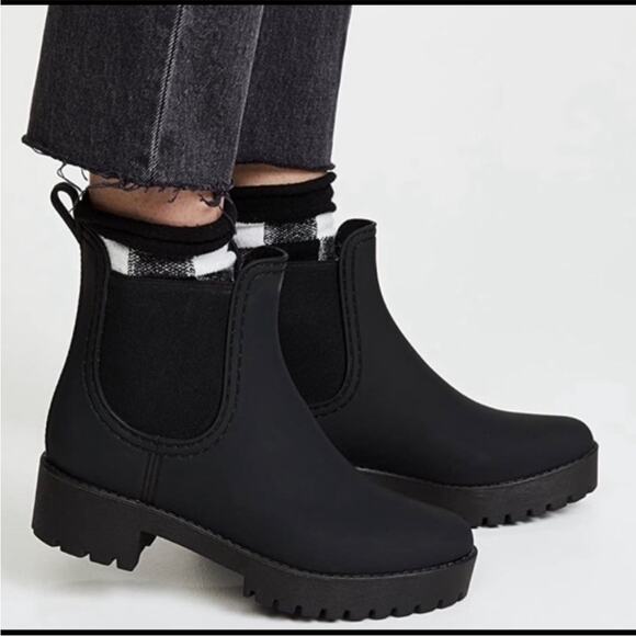 Jeffrey Campbell Black Chelsea Ankle Booties with Chunky Sole - Picture 1 of 8